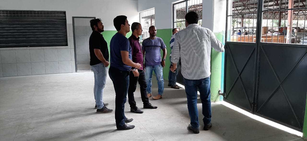 Camacã: Engenheiro realiza visita técnica no Centro de Abastecimento e na Feira livre de São João do  Panelinha